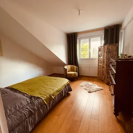 200m De La 아파트