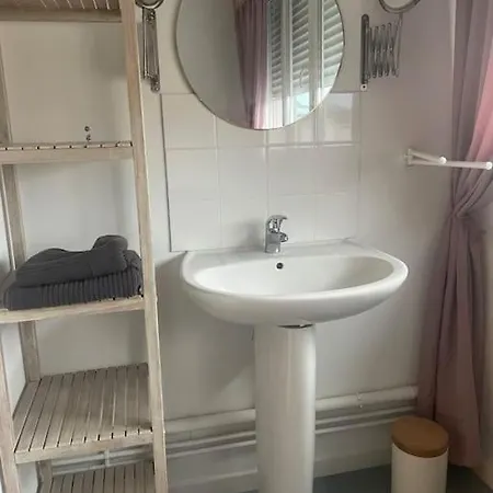 Apartment 200m De La *