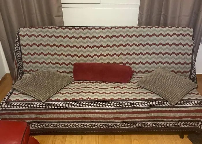 200m De La Apartment